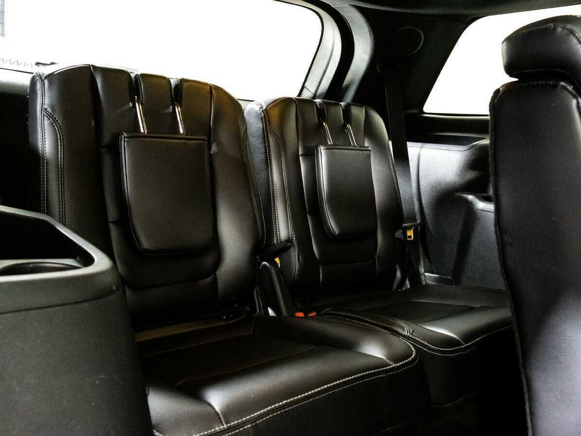 Купить Ford Explorer с пробегом. Фото: #17