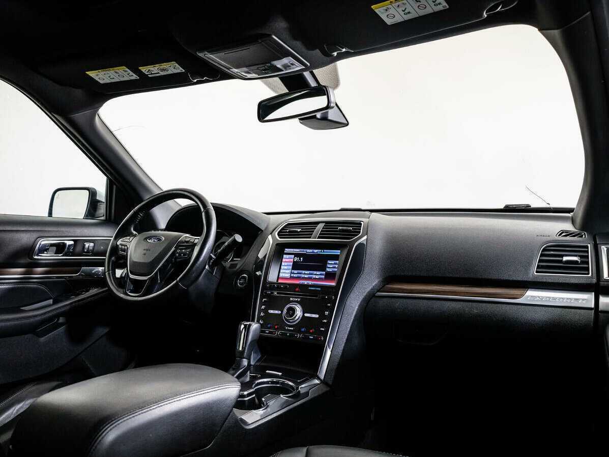 Купить Ford Explorer с пробегом. Фото: #8