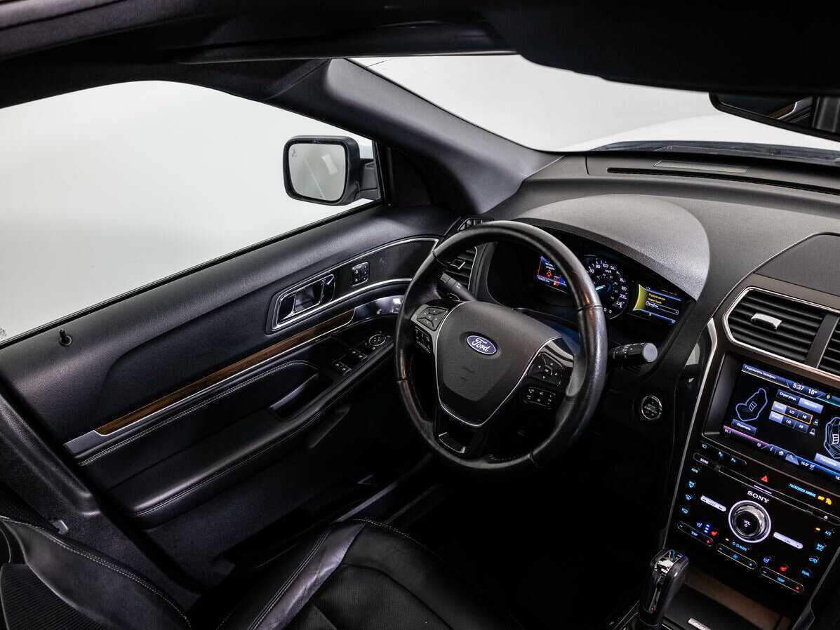 Купить Ford Explorer с пробегом. Фото: #16