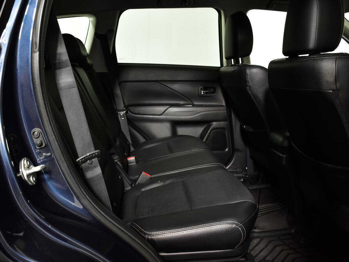 Купить Mitsubishi Outlander с пробегом. Фото: #8