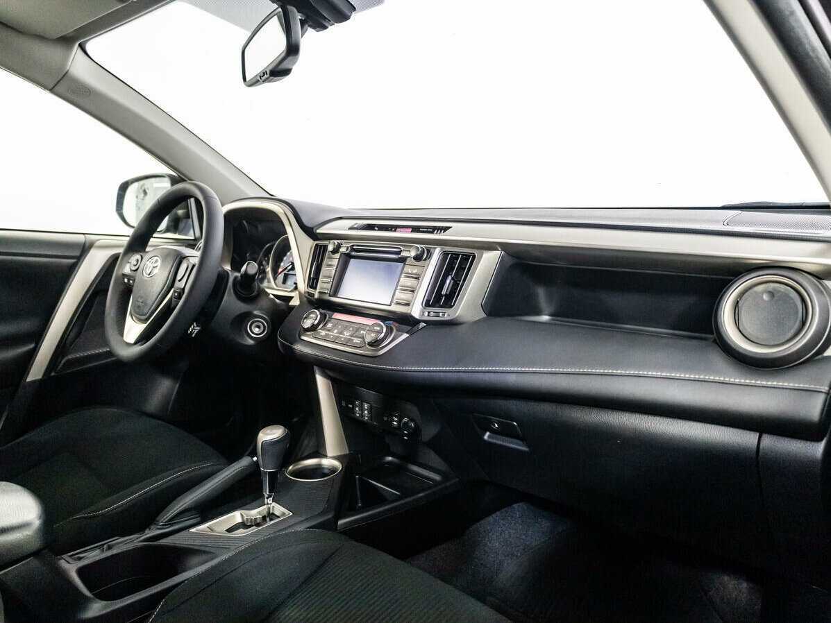 Купить Toyota RAV4 с пробегом. Фото: #7