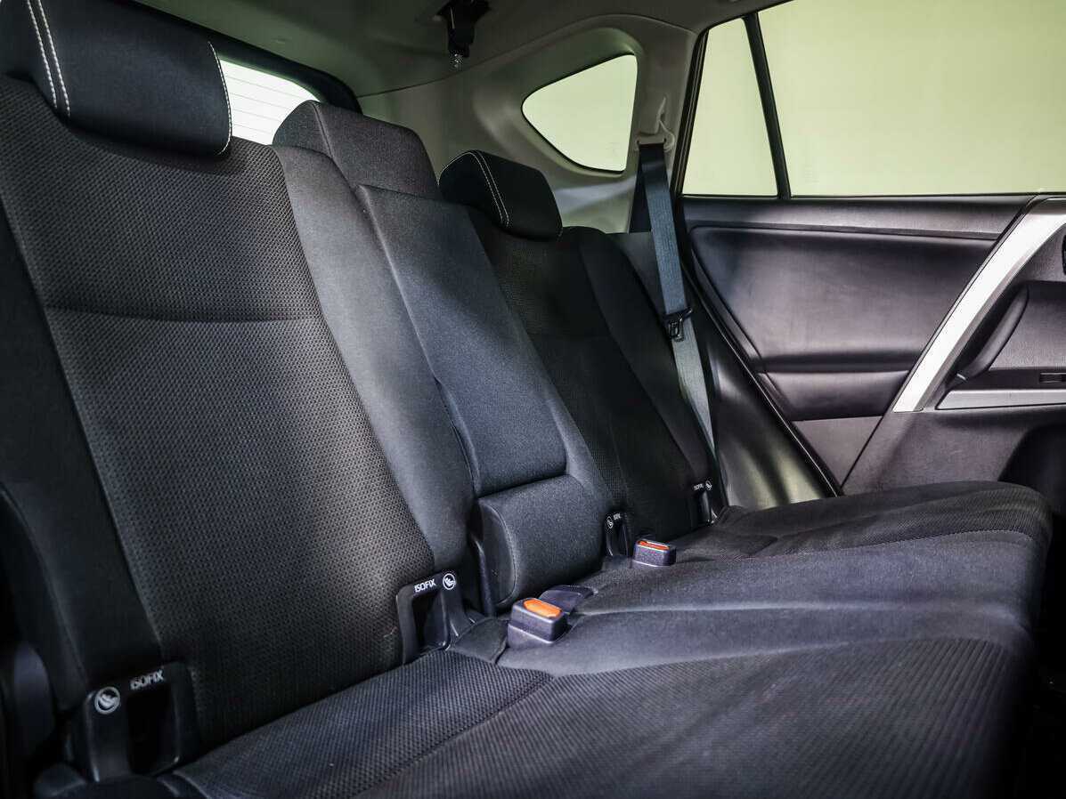 Купить Toyota RAV4 с пробегом. Фото: #11