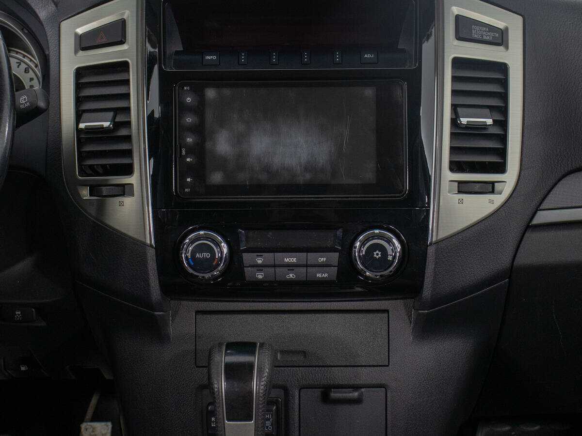 Купить Mitsubishi Pajero с пробегом. Фото: #16