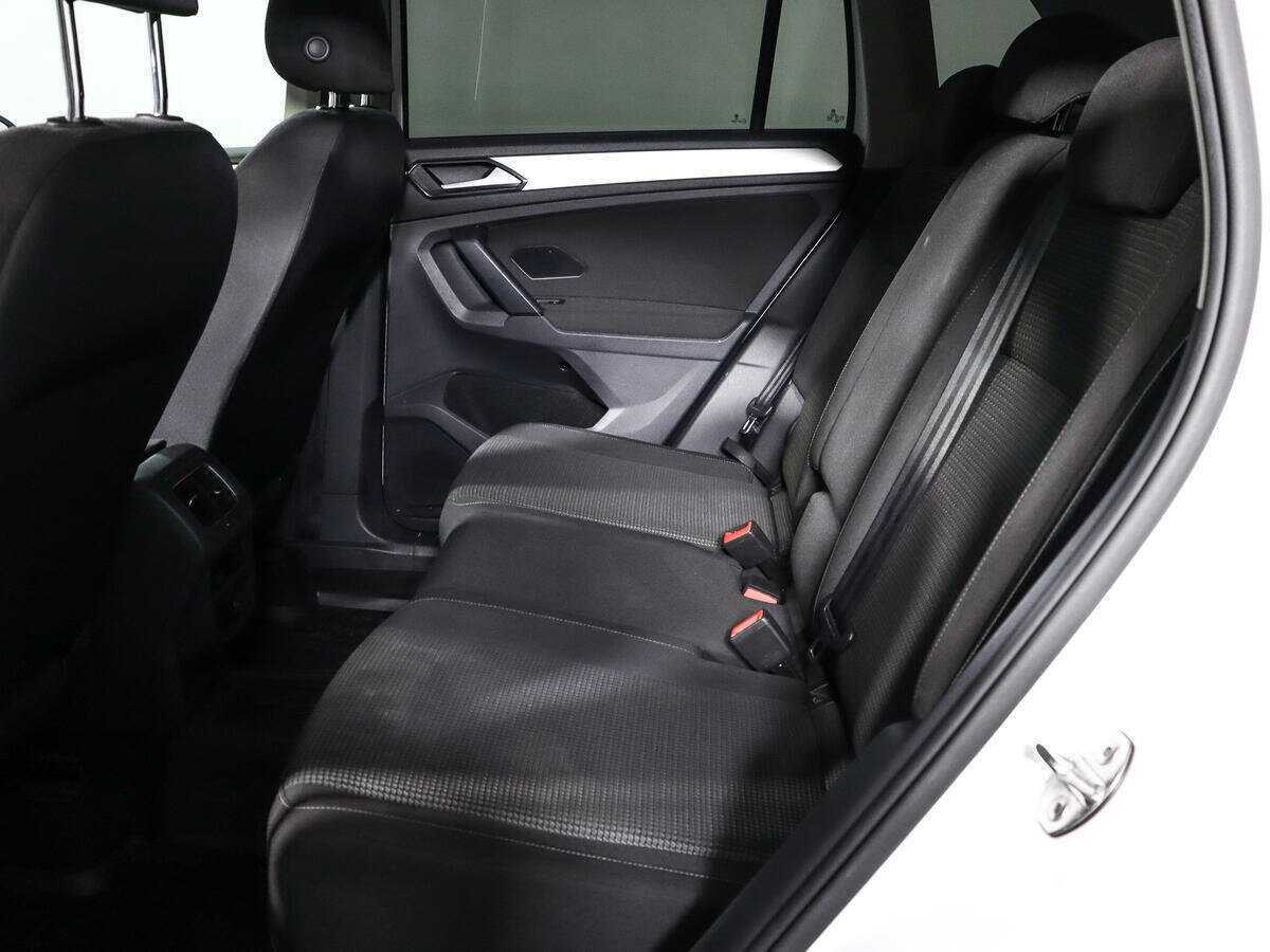 Купить Volkswagen Tiguan с пробегом. Фото: #9