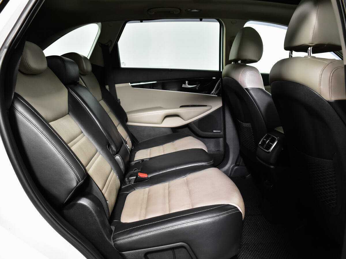 Купить Kia Sorento с пробегом. Фото: #9