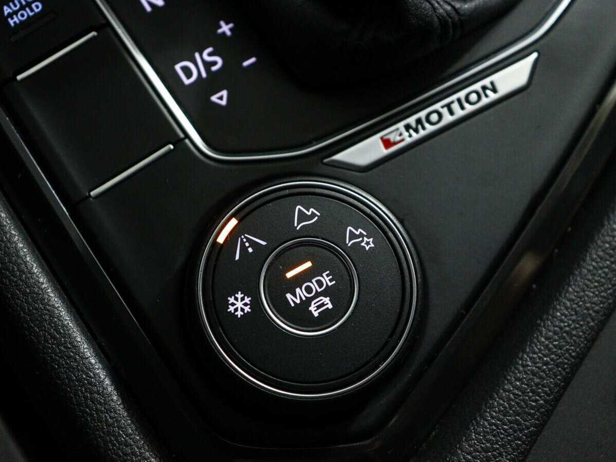 Купить Volkswagen Tiguan с пробегом. Фото: #17