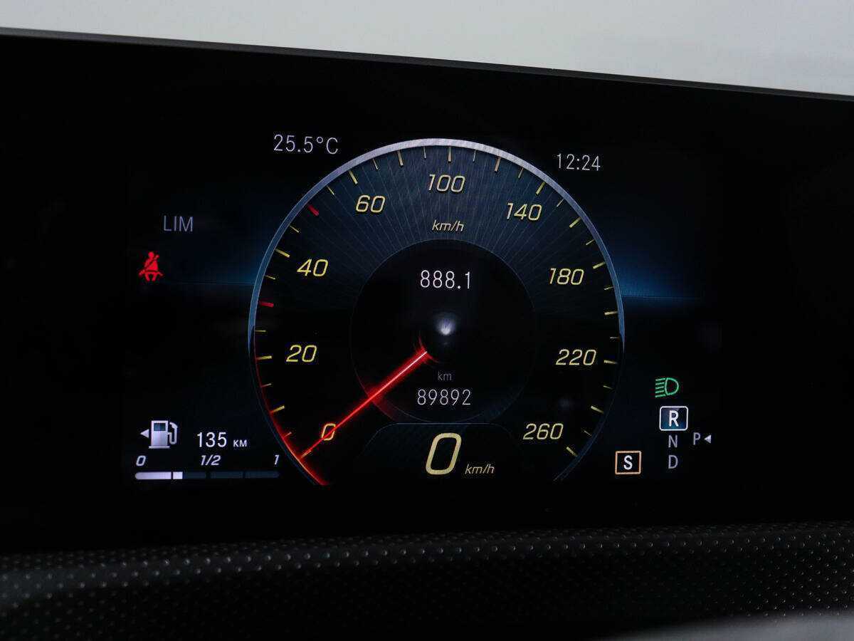 Купить Mercedes-Benz CLA с пробегом. Фото: #10