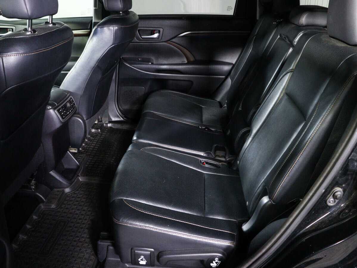 Купить Toyota Highlander с пробегом. Фото: #9