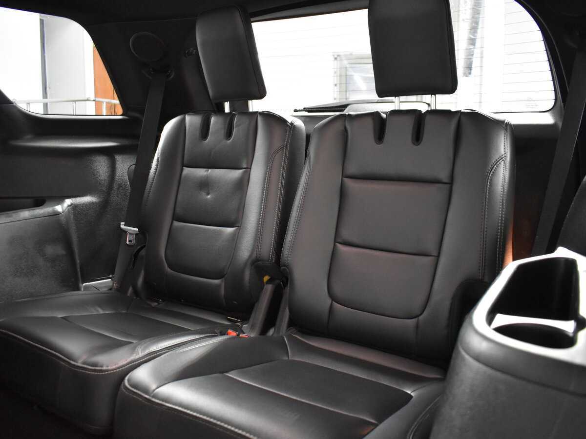 Купить Ford Explorer с пробегом. Фото: #10