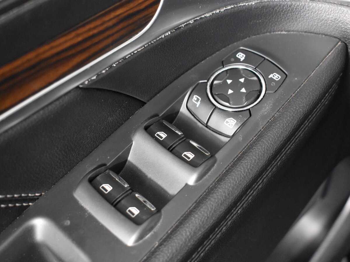 Купить Ford Explorer с пробегом. Фото: #17