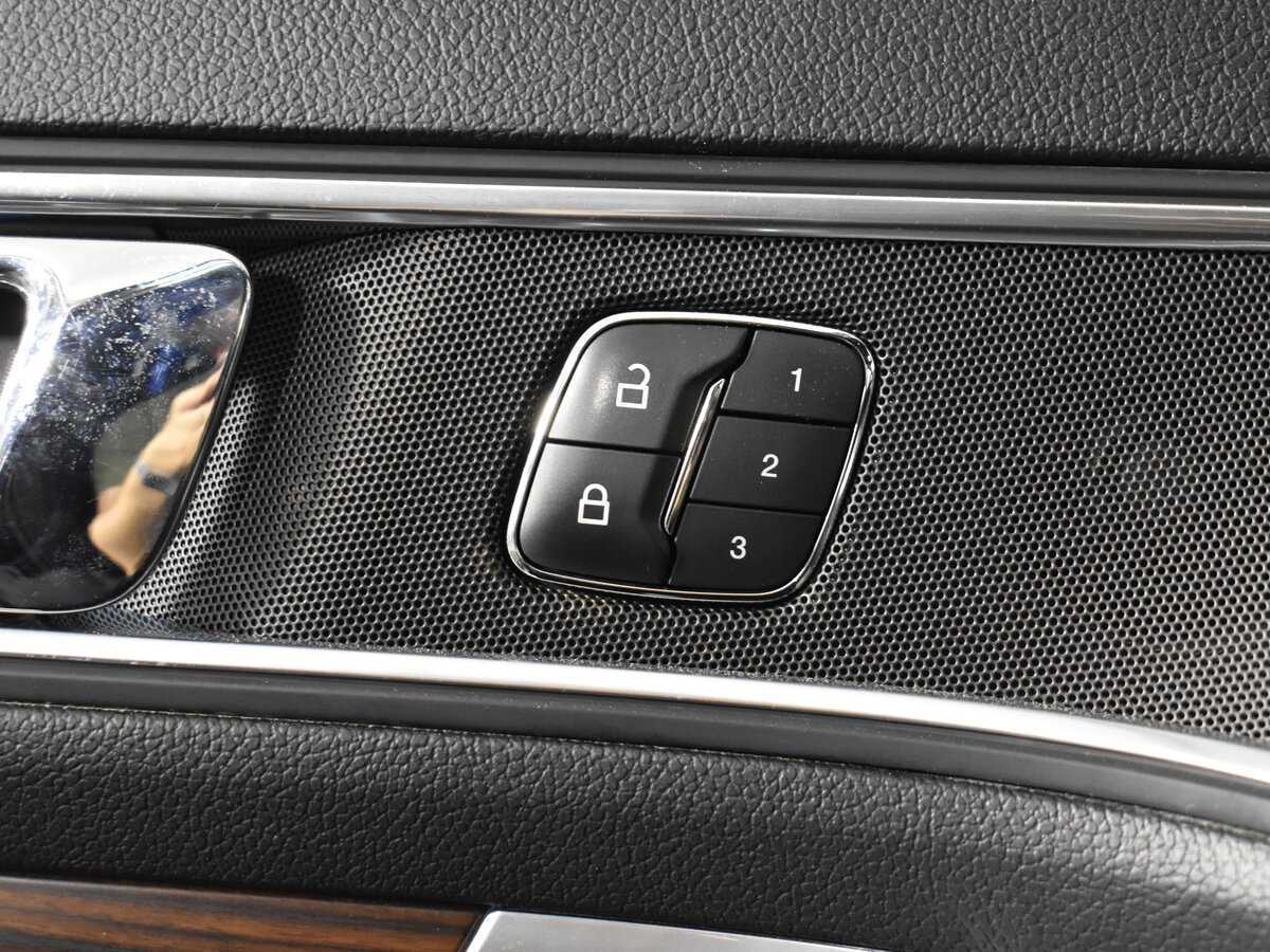 Купить Ford Explorer с пробегом. Фото: #18