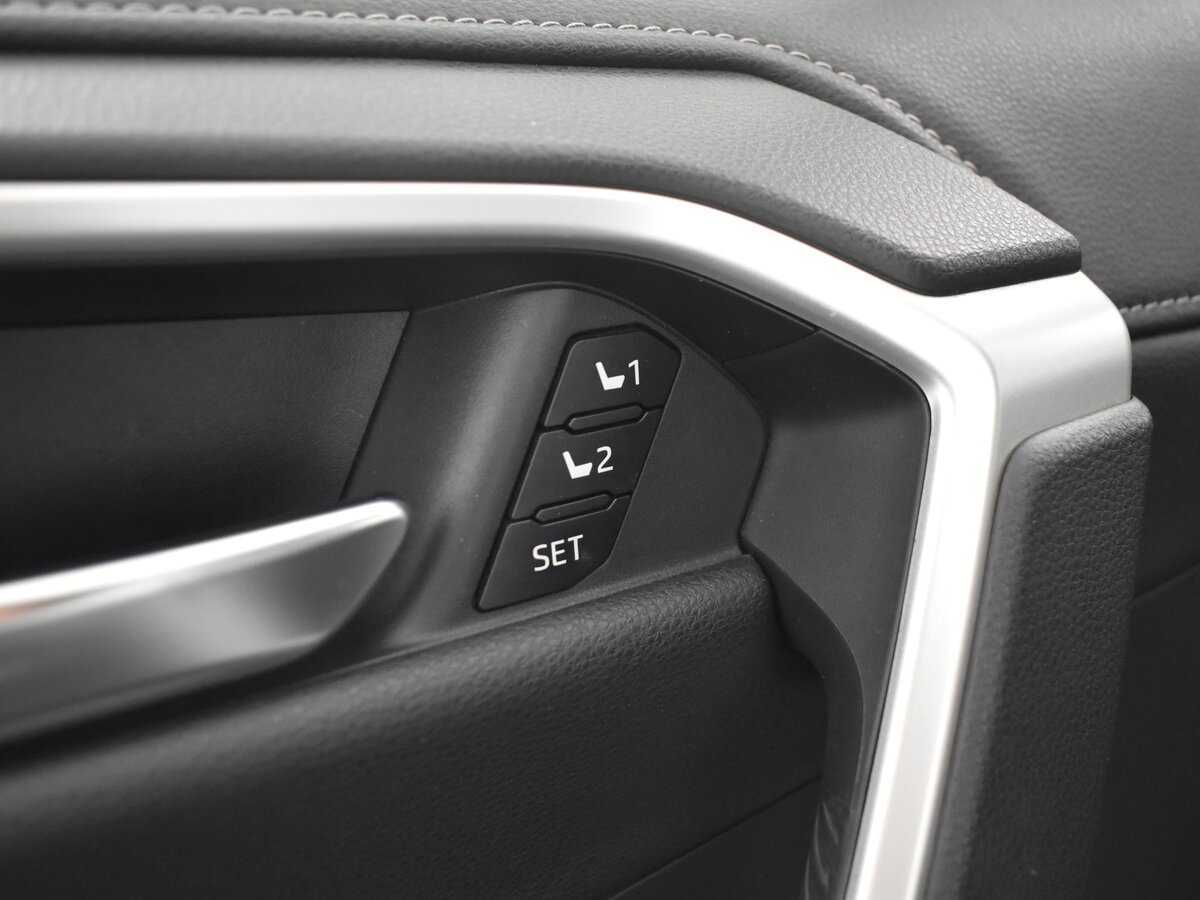 Купить Toyota RAV4 с пробегом. Фото: #11