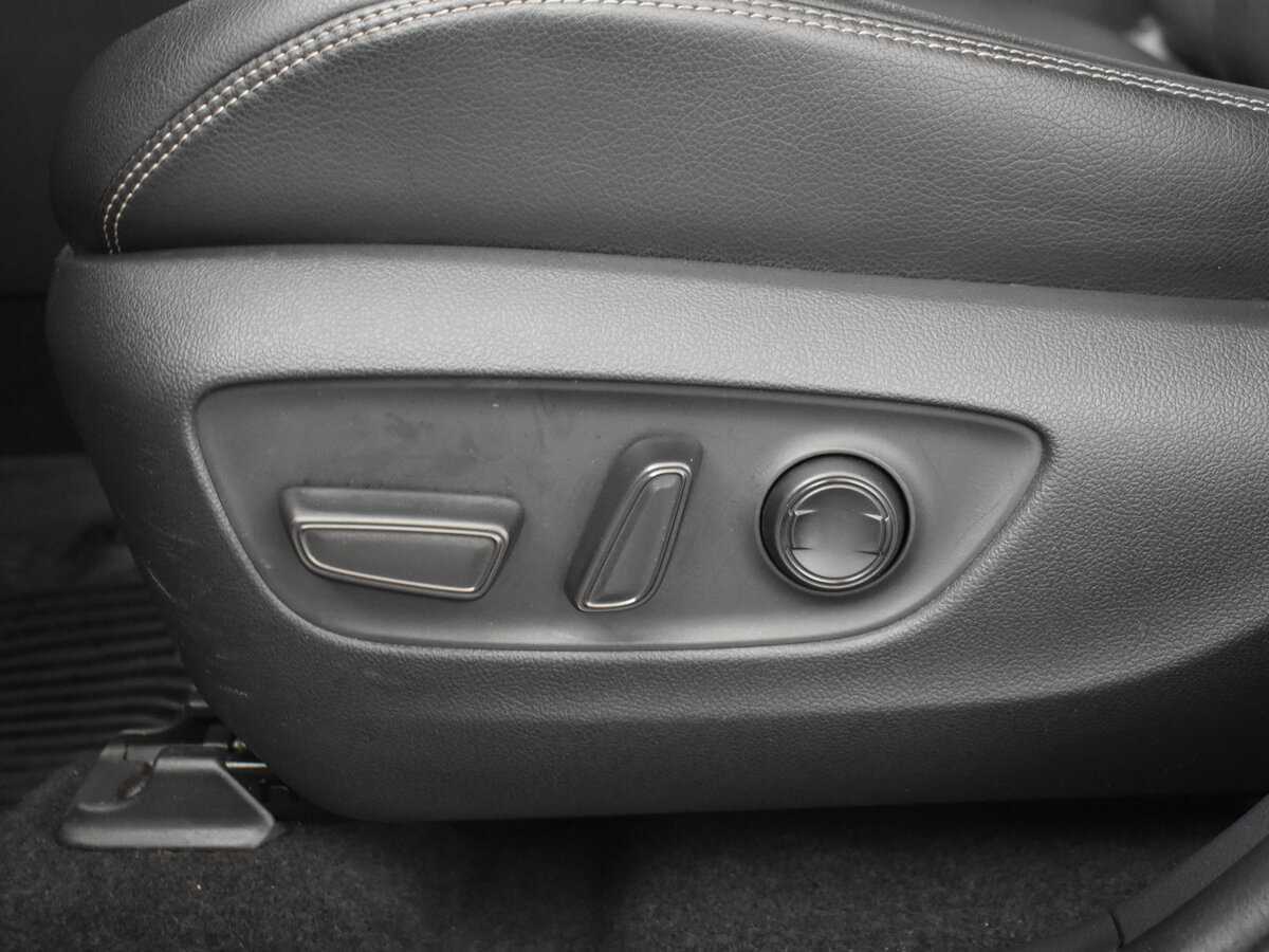 Купить Toyota RAV4 с пробегом. Фото: #12