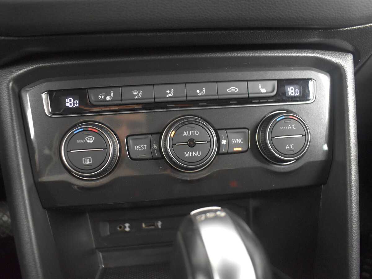 Купить Volkswagen Tiguan с пробегом. Фото: #24