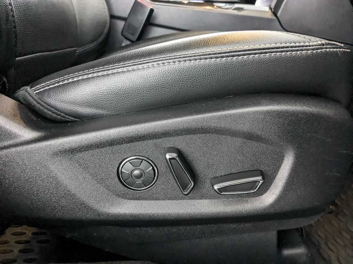 Купить Ford Explorer с пробегом. Фото: #20