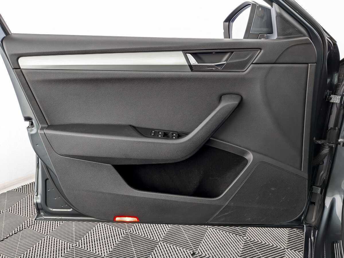 Купить Skoda Superb с пробегом. Фото: #14