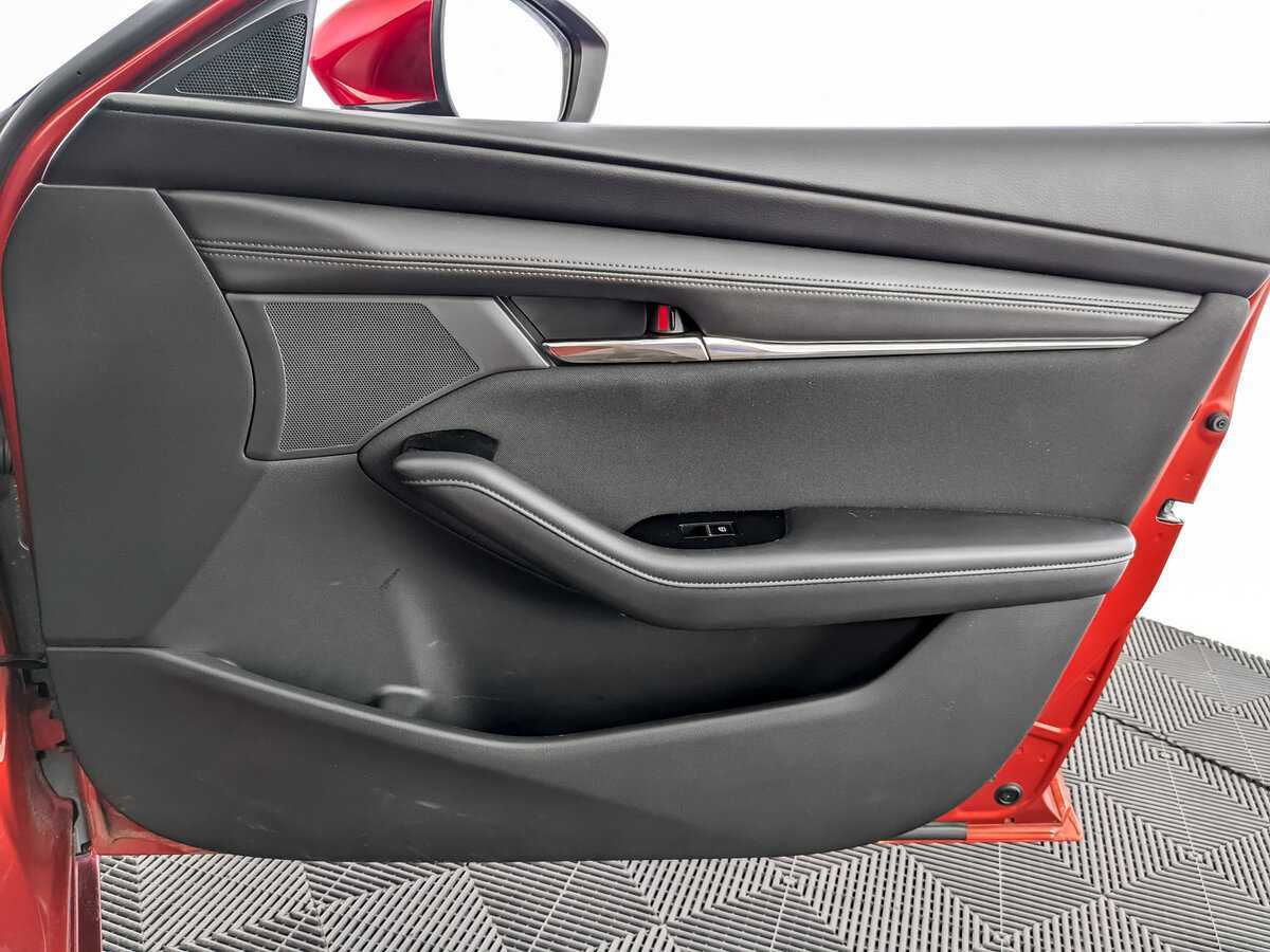 Купить Mazda 3 с пробегом. Фото: #18