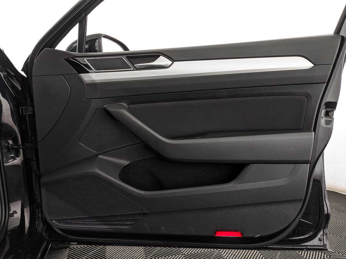 Купить Volkswagen Passat с пробегом. Фото: #20