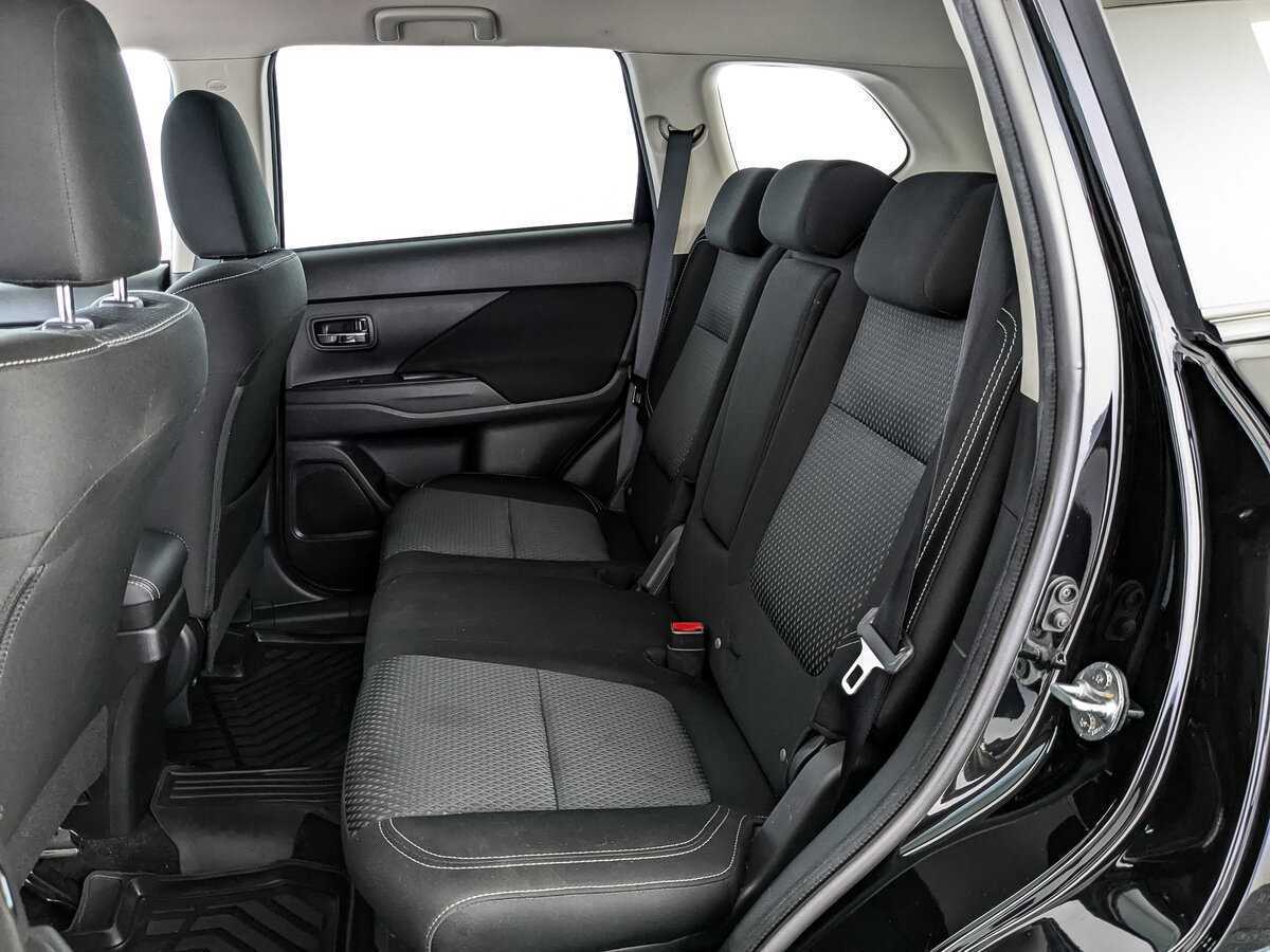 Купить Mitsubishi Outlander с пробегом. Фото: #13