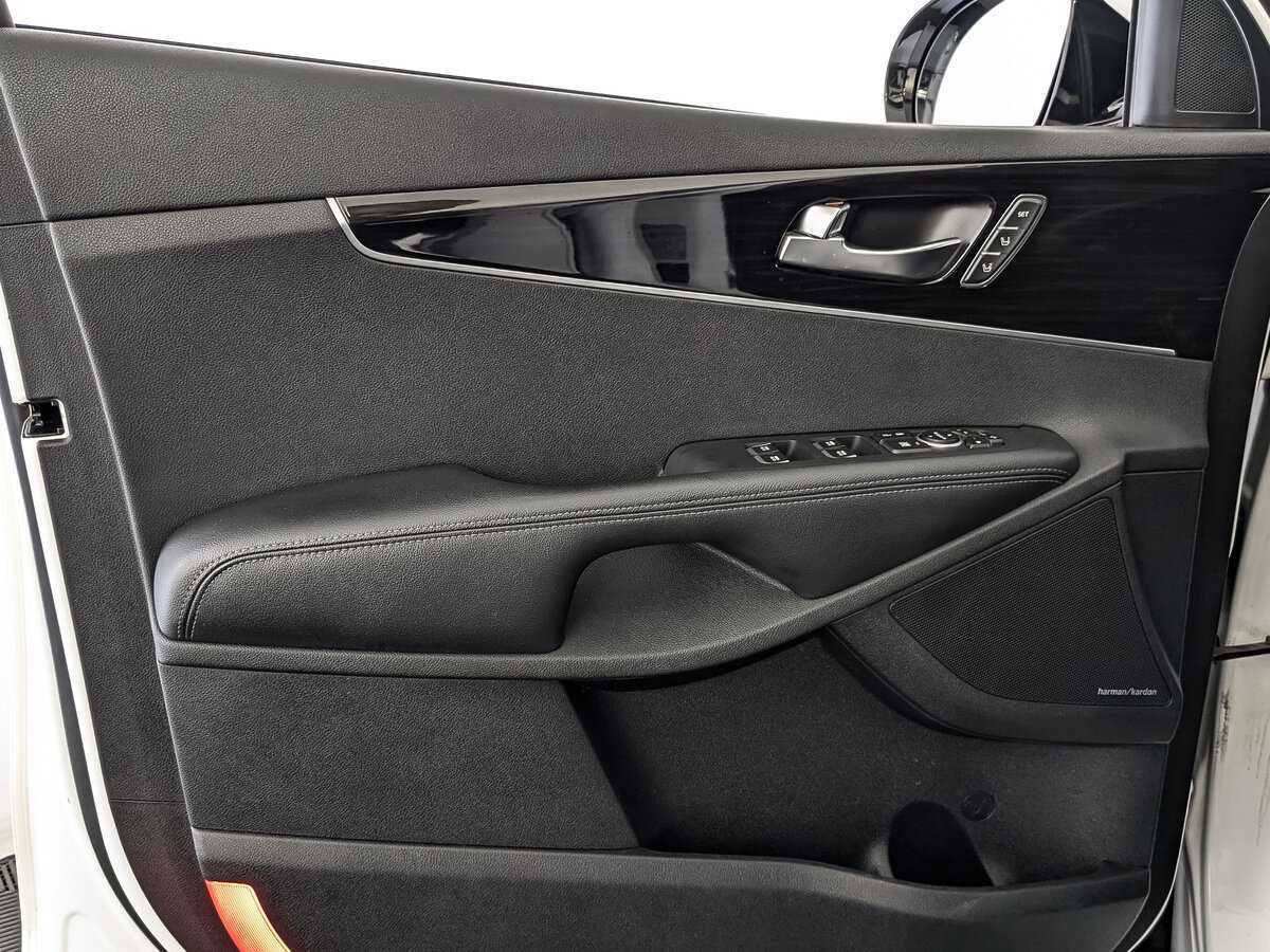 Купить Kia Sorento с пробегом. Фото: #14