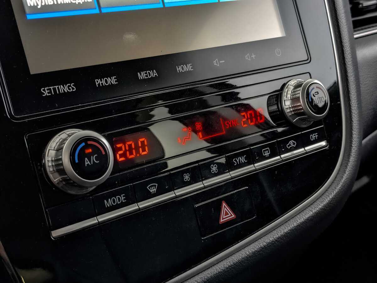 Купить Mitsubishi Outlander с пробегом. Фото: #22