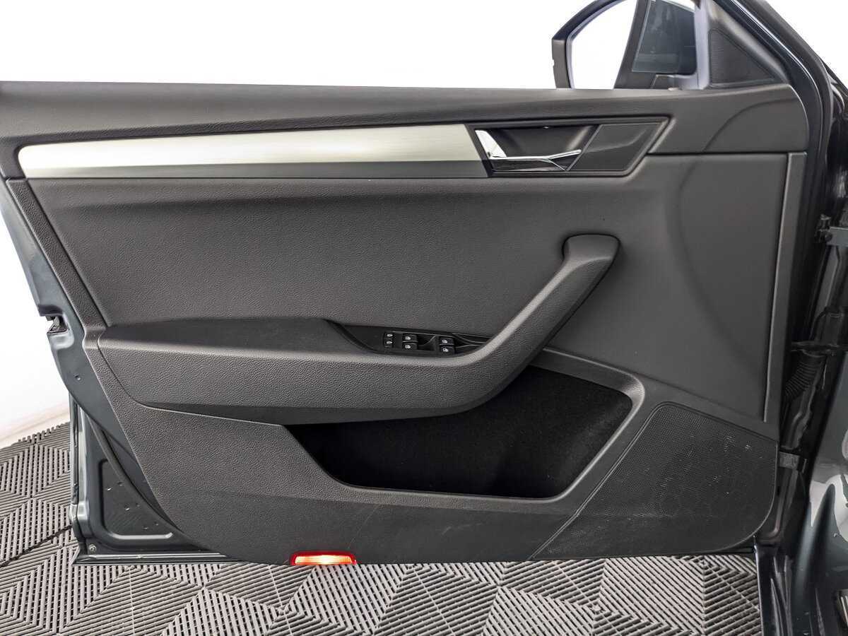 Купить Skoda Superb с пробегом. Фото: #14