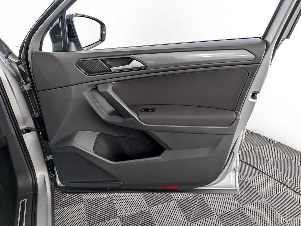 Купить Volkswagen Tiguan с пробегом. Фото: #19