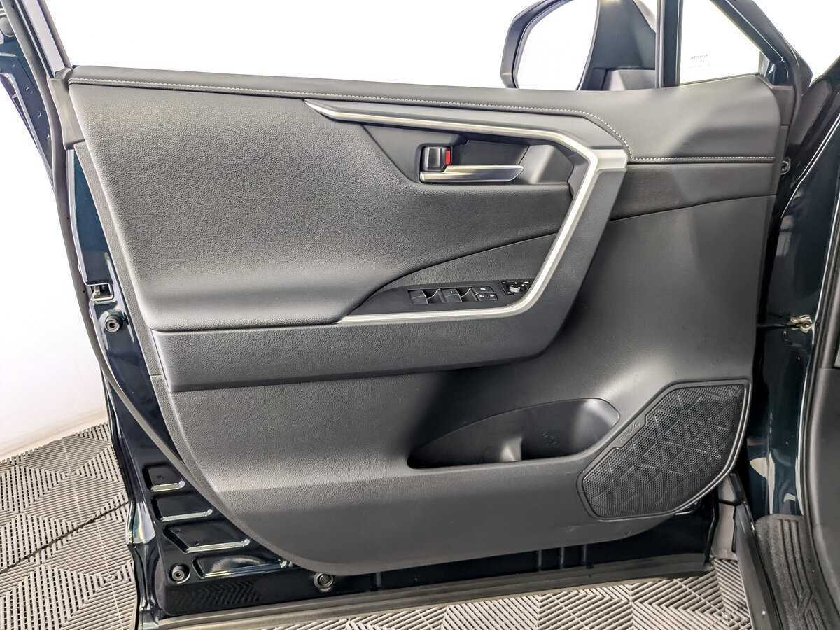 Купить Toyota RAV4 с пробегом. Фото: #3