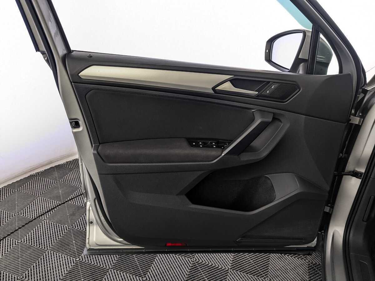 Купить Volkswagen Tiguan с пробегом. Фото: #14