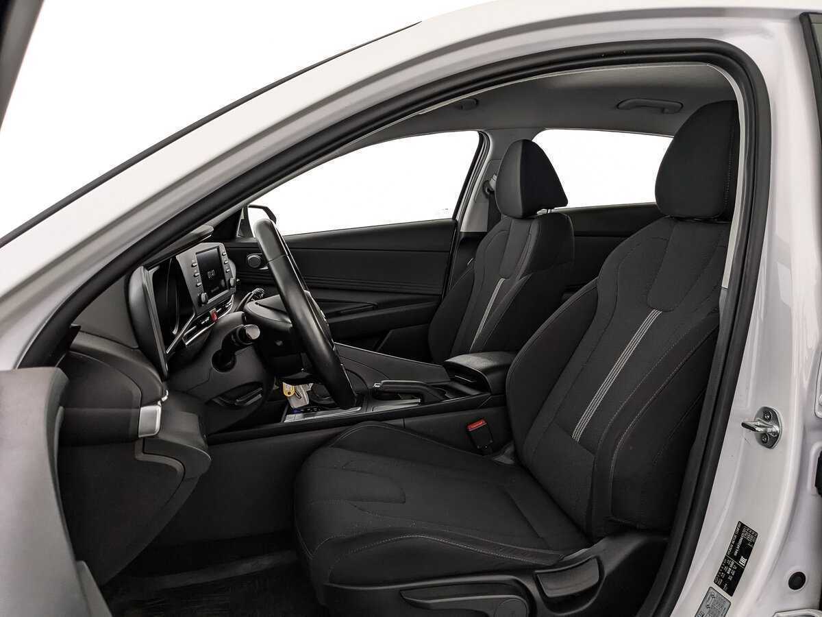 Купить Hyundai Elantra с пробегом. Фото: #15