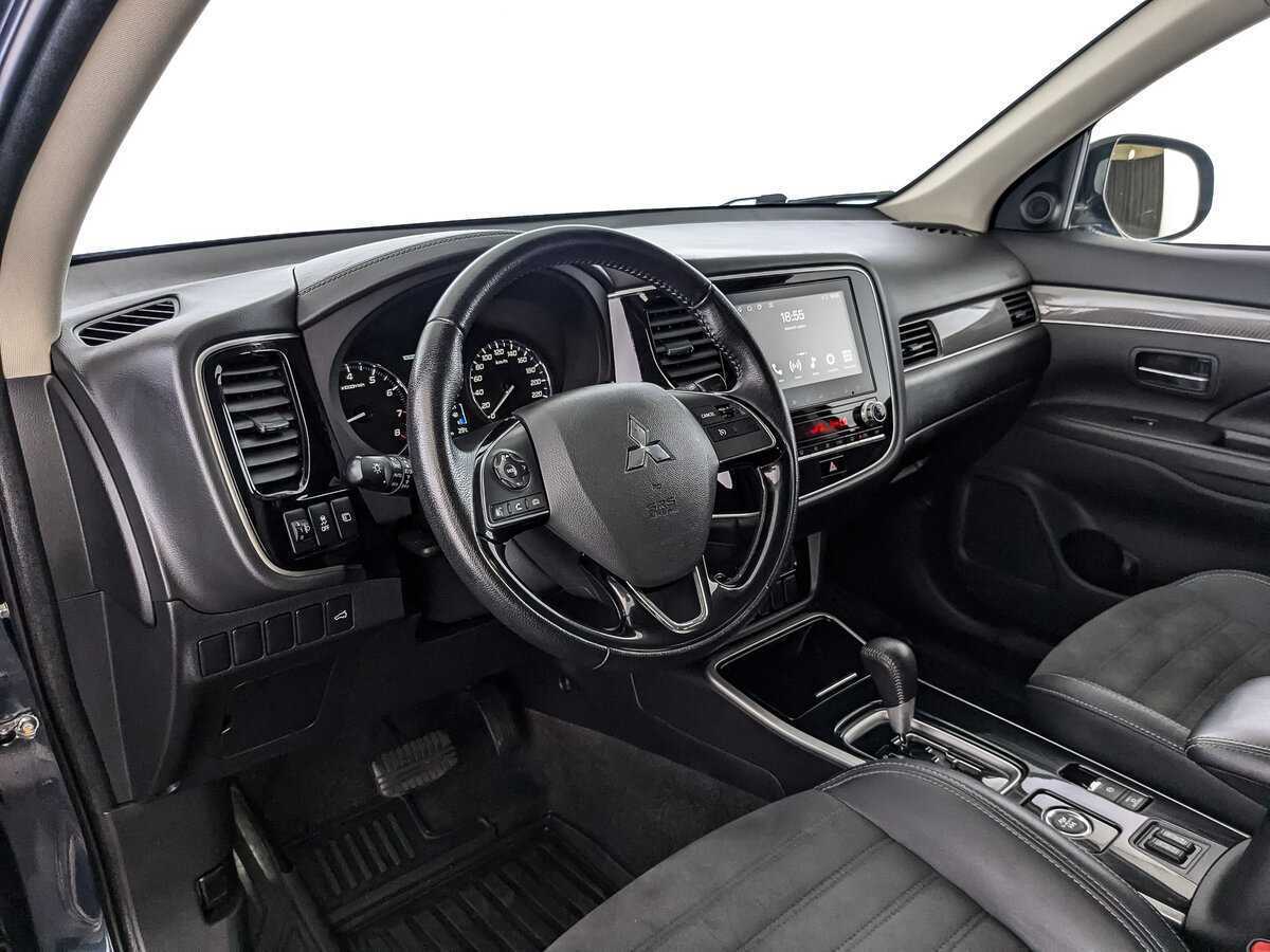 Купить Mitsubishi Outlander с пробегом. Фото: #10