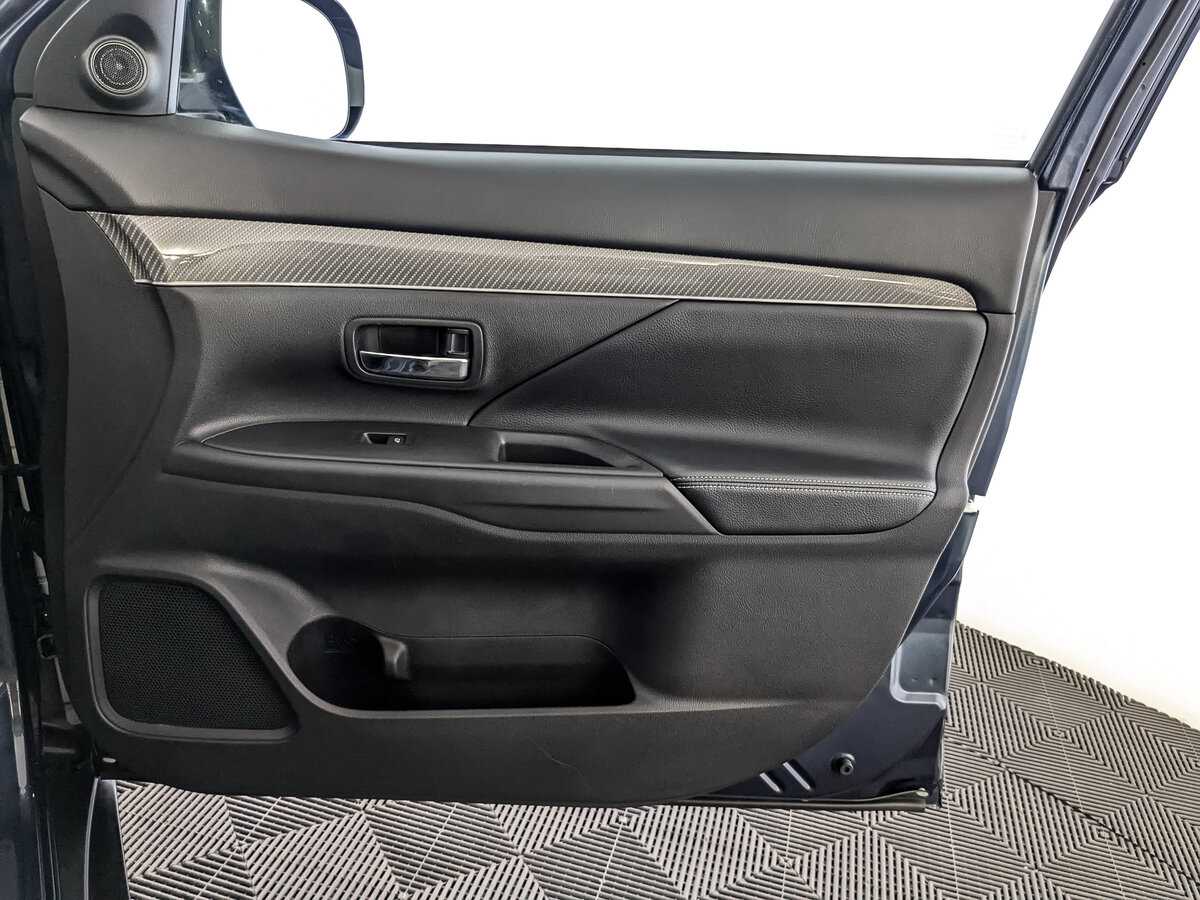 Купить Mitsubishi Outlander с пробегом. Фото: #20