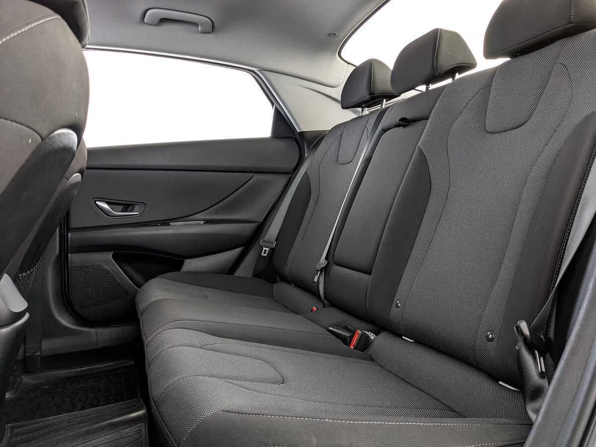 Купить Hyundai Elantra с пробегом. Фото: #13