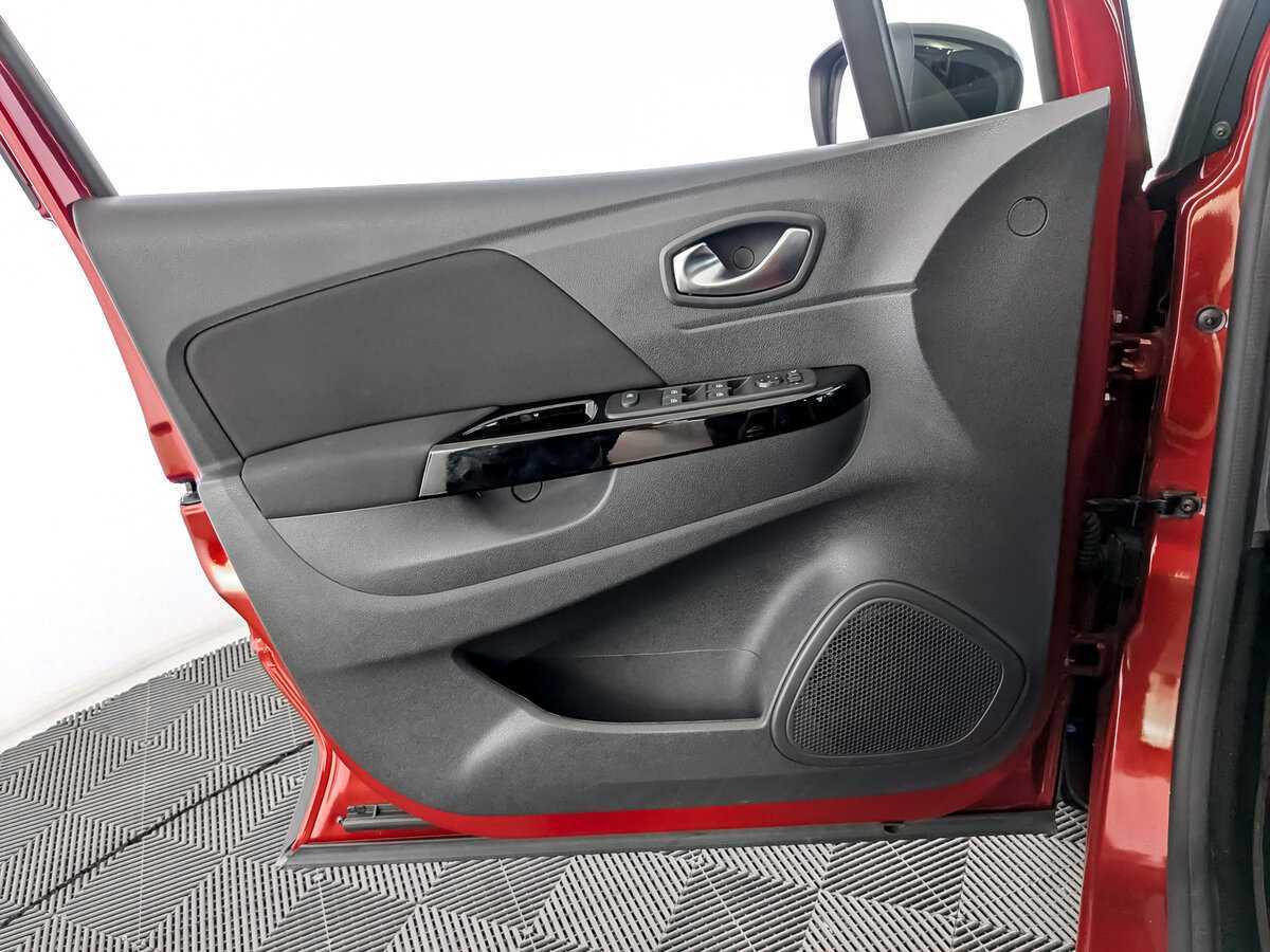 Купить Renault Kaptur с пробегом. Фото: #14