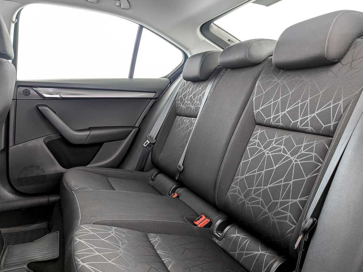 Купить Skoda Octavia с пробегом. Фото: #9