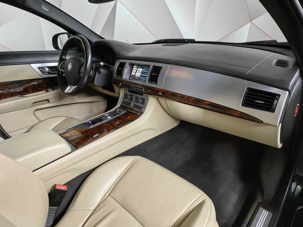 Купить Jaguar XF с пробегом. Фото: #8