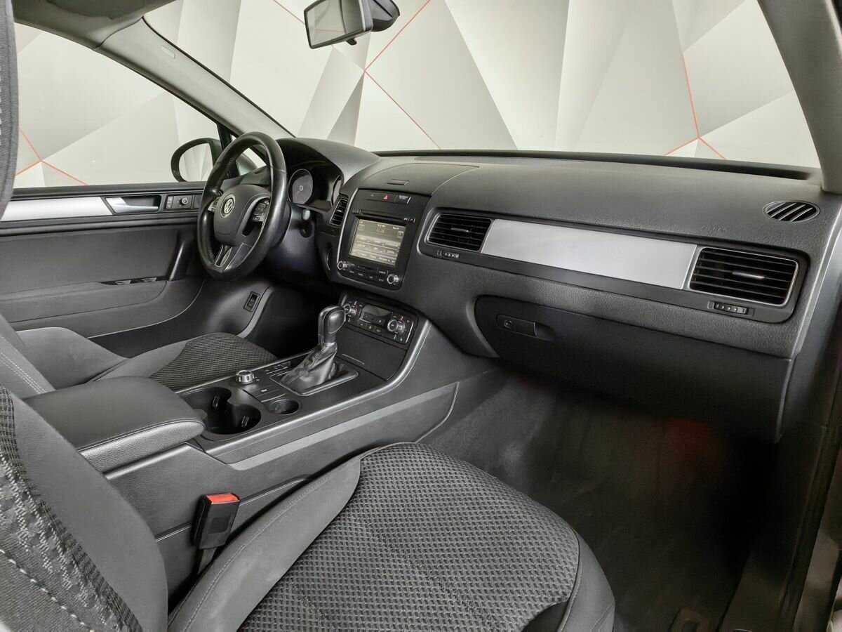 Купить Volkswagen Touareg с пробегом. Фото: #7