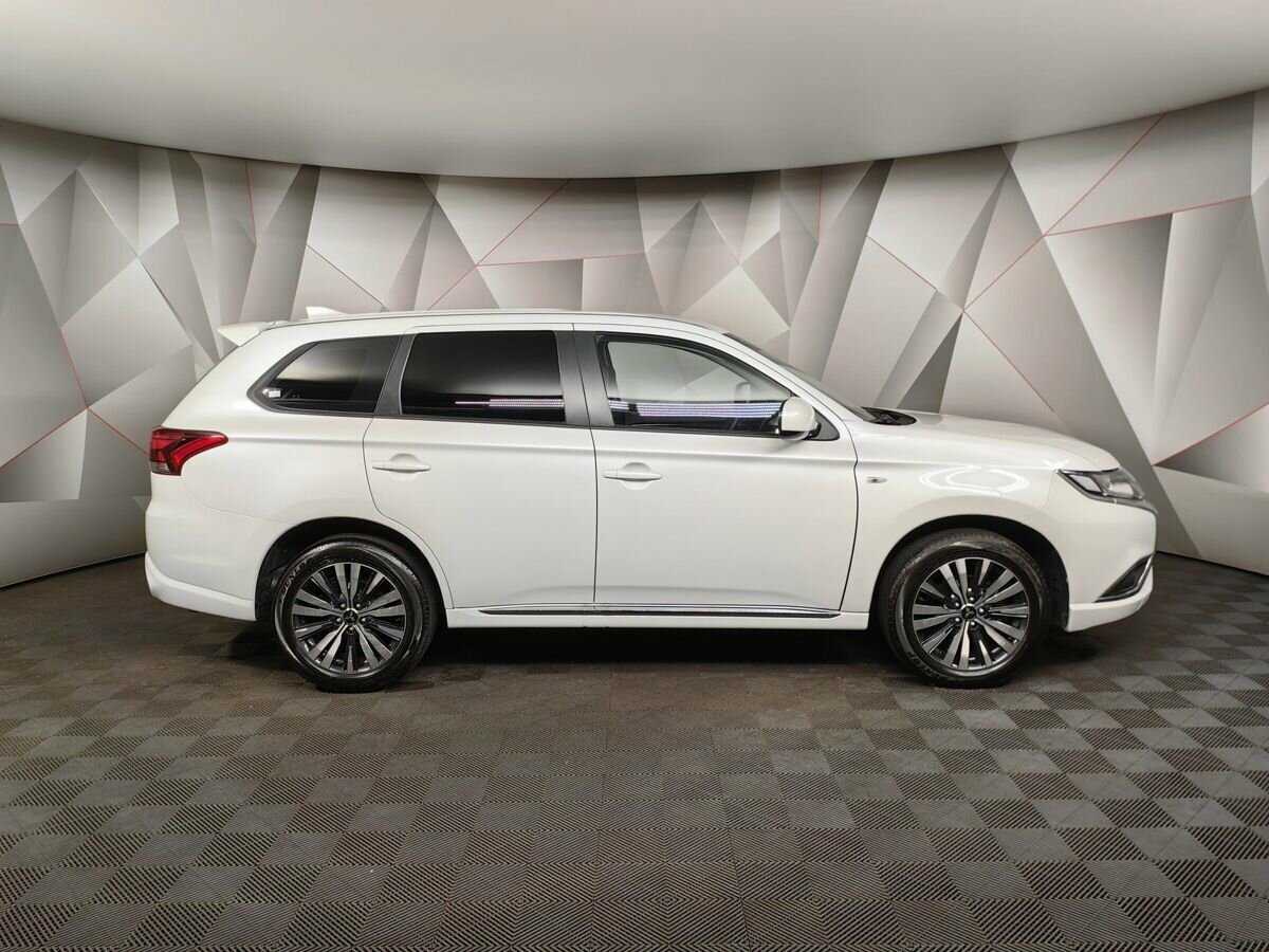 Купить Mitsubishi Outlander с пробегом. Фото: #4