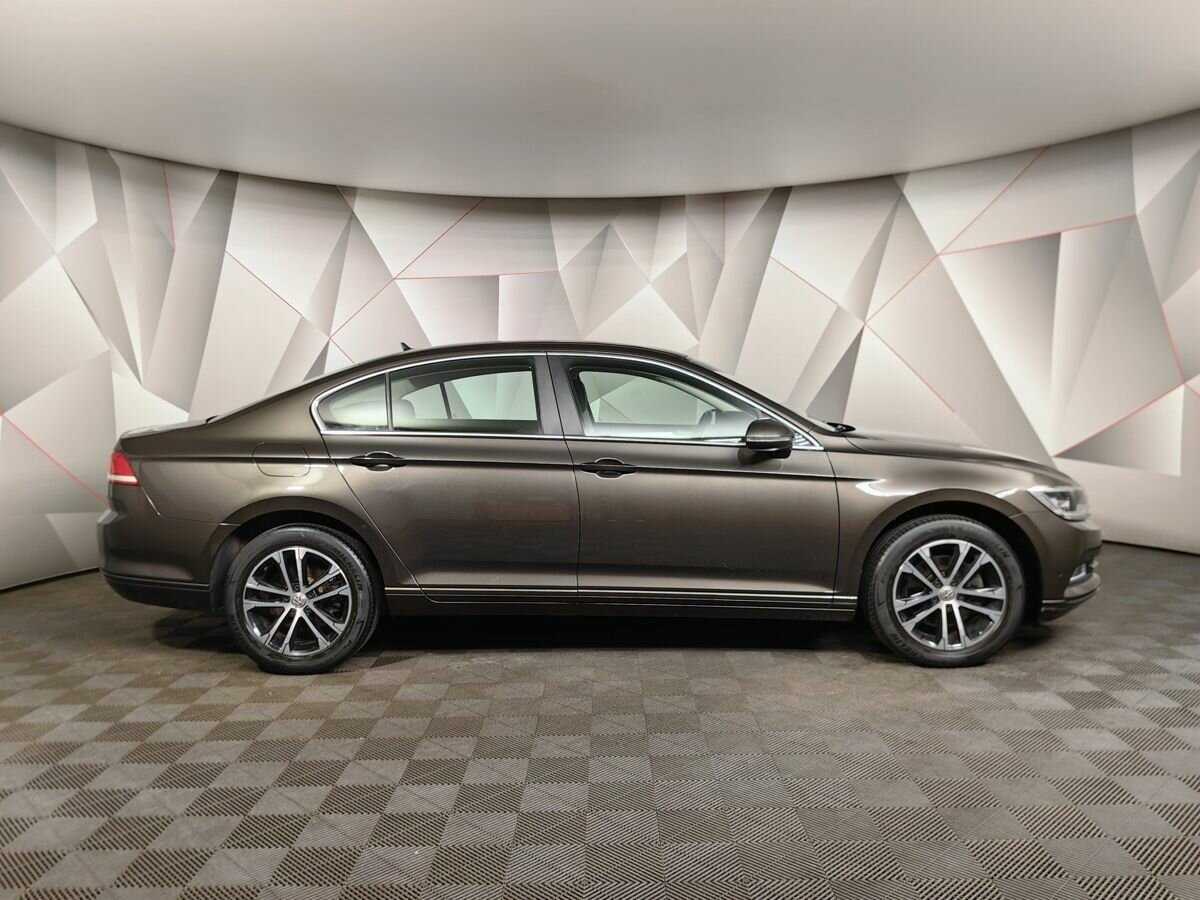 Купить Volkswagen Passat с пробегом. Фото: #5