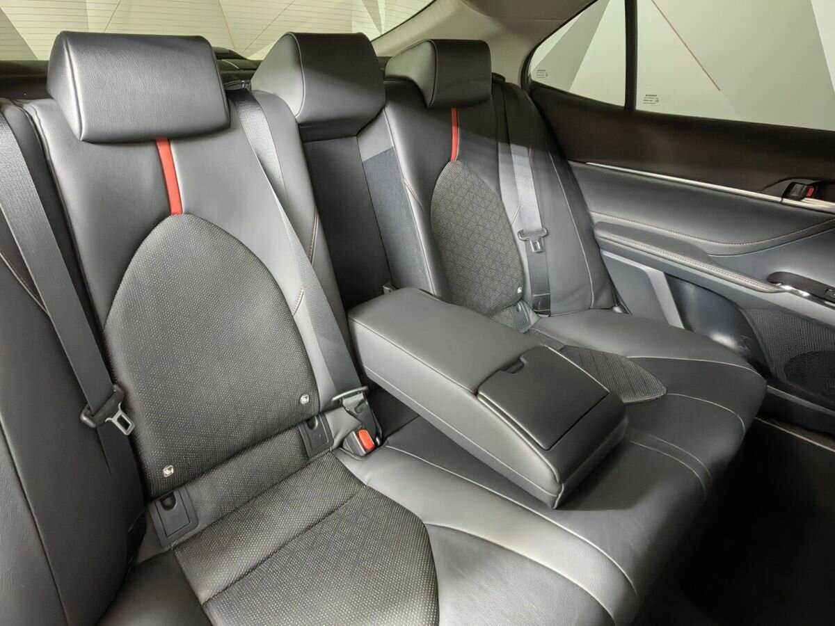 Купить Toyota Camry с пробегом. Фото: #12