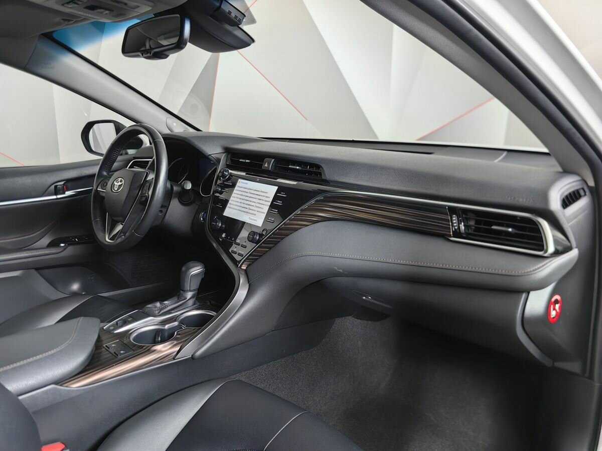 Купить Toyota Camry с пробегом. Фото: #8