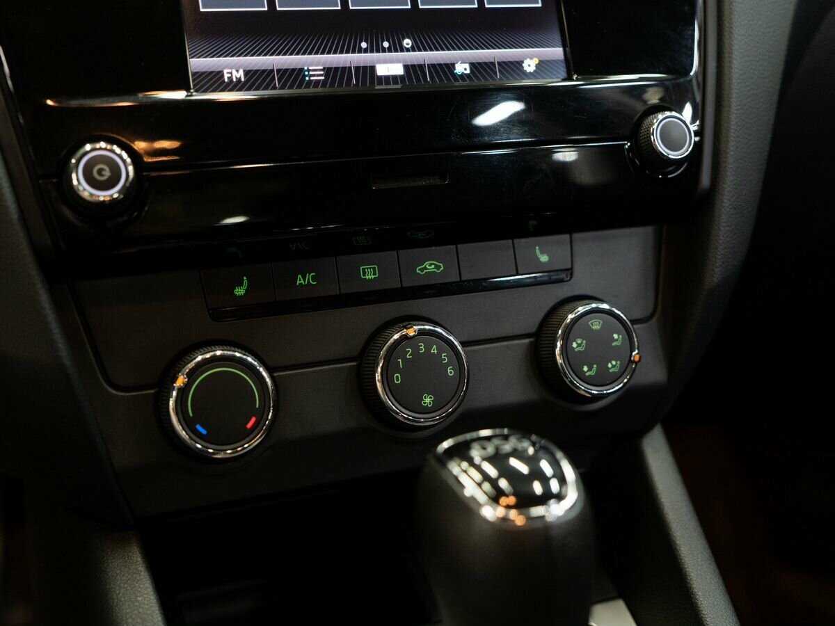 Купить Skoda Octavia с пробегом. Фото: #12