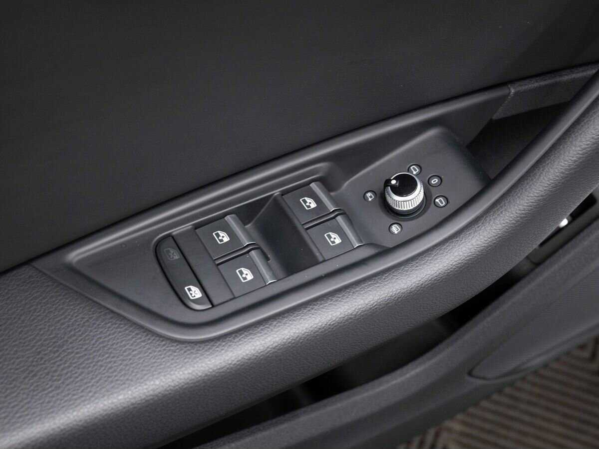 Купить Audi A4 с пробегом. Фото: #18