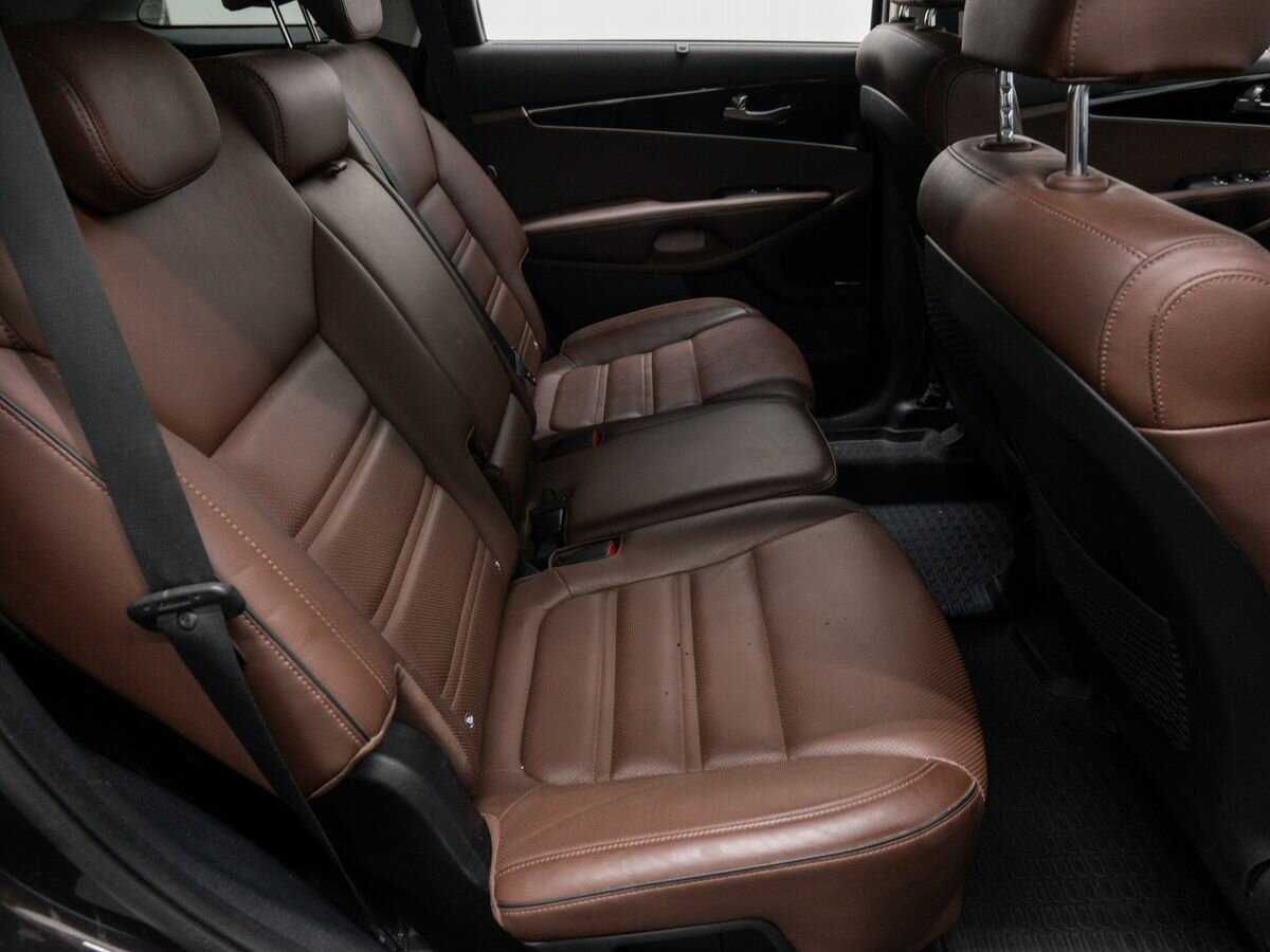 Купить Kia Sorento с пробегом. Фото: #8