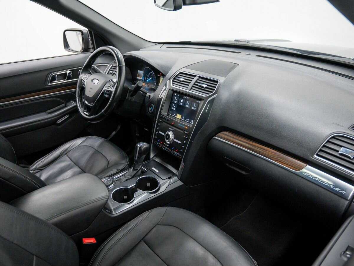 Купить Ford Explorer с пробегом. Фото: #6