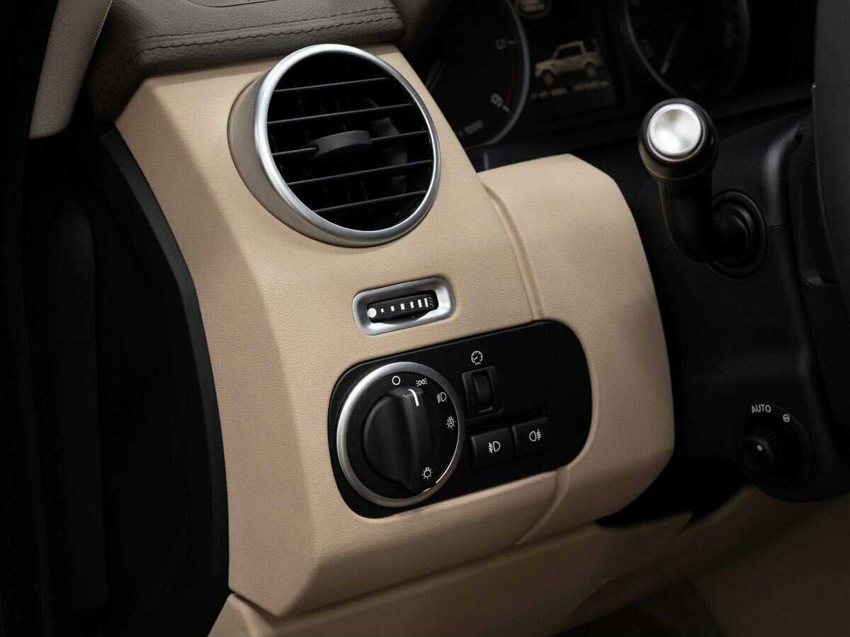 Купить Land Rover Discovery с пробегом. Фото: #22