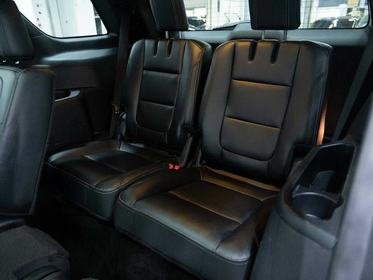 Купить Ford Explorer с пробегом. Фото: #9