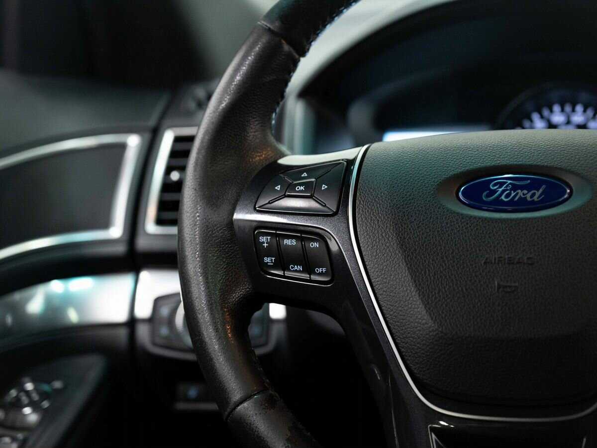 Купить Ford Explorer с пробегом. Фото: #15