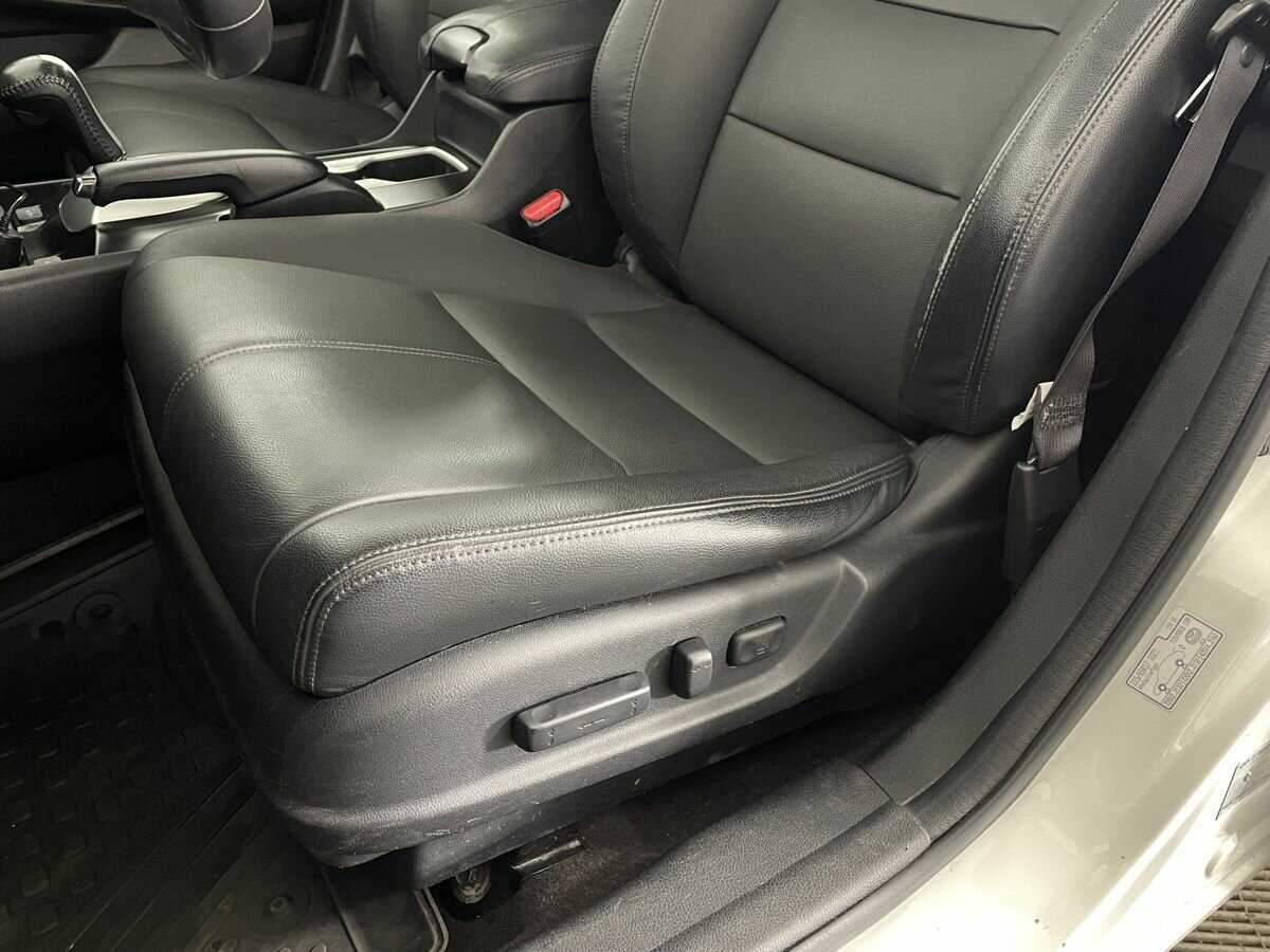 Купить Honda Crosstour с пробегом. Фото: #9