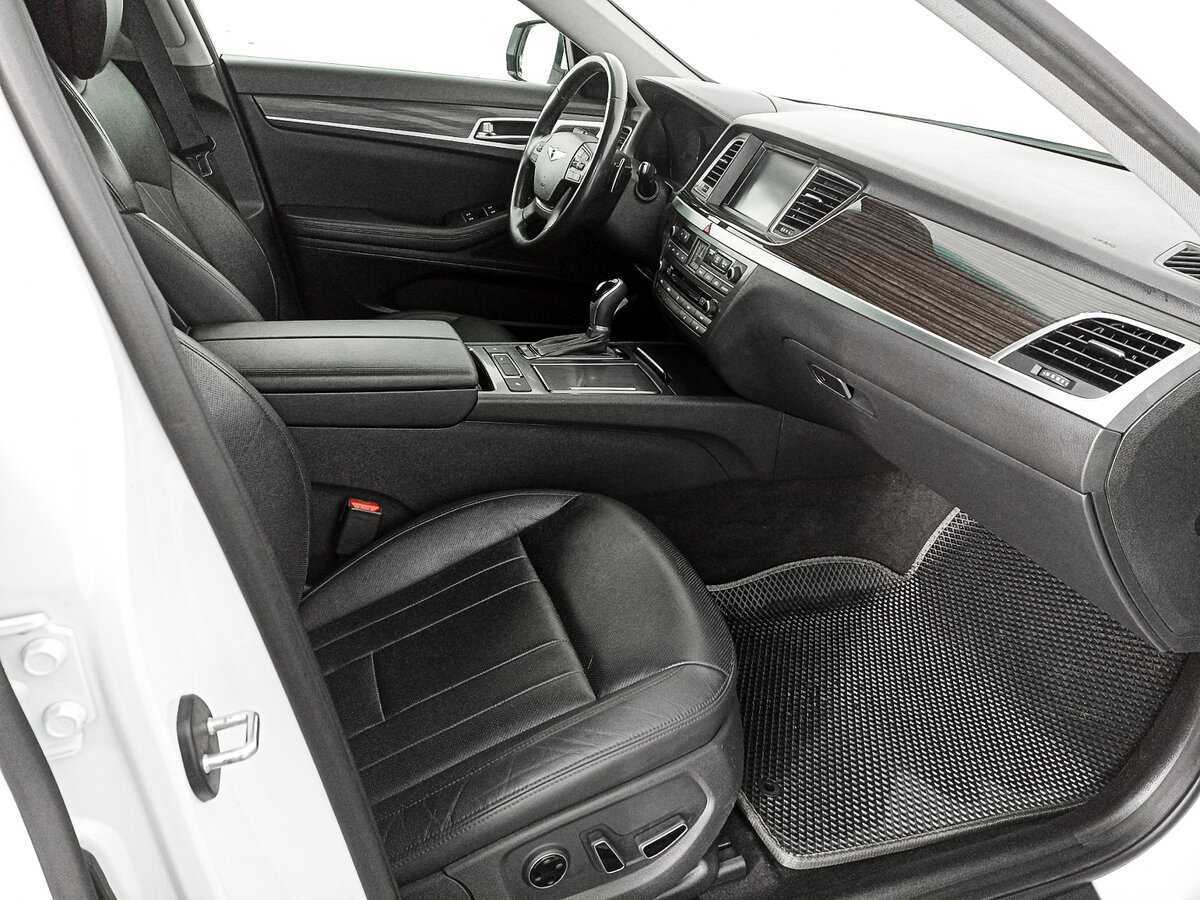 Купить Hyundai Genesis с пробегом. Фото: #8